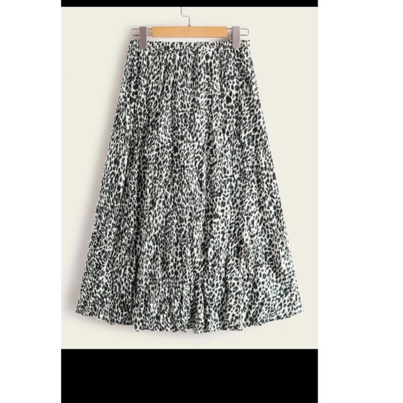 Leopard Print Elastic Waist Skirt - Picture 4 of 8